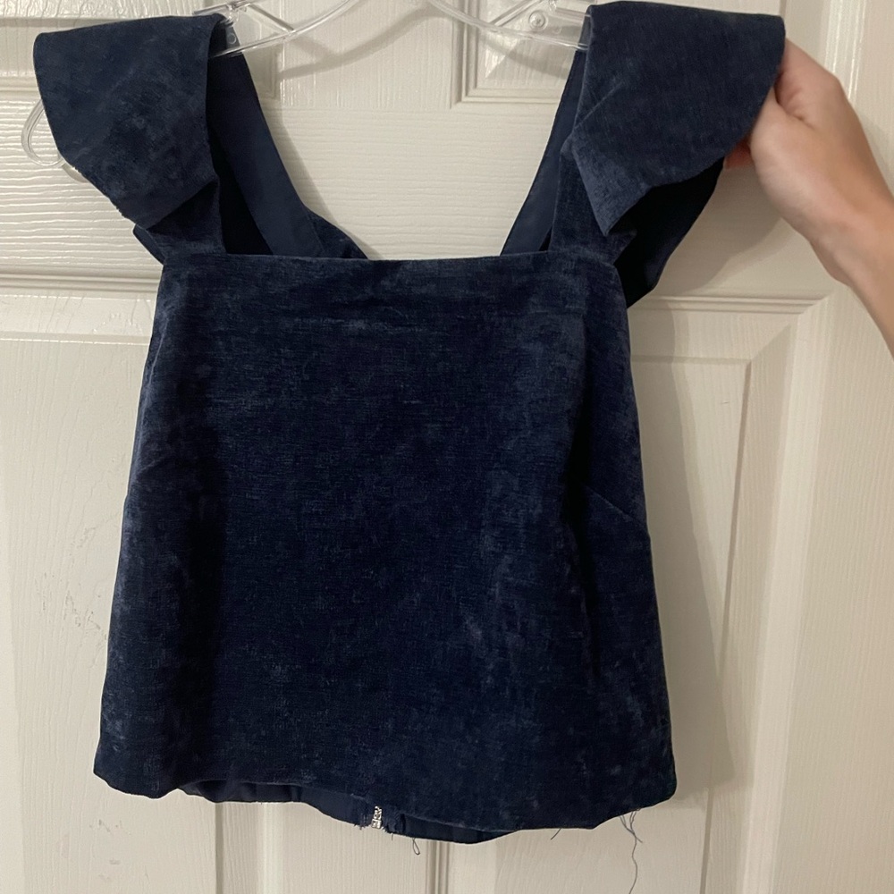 Blue velvet ruffle sleeve tank top. cropped